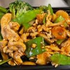 Best Chicken with Szechuan Garlic Sauce (Dinner Combo) in West Allis, WI